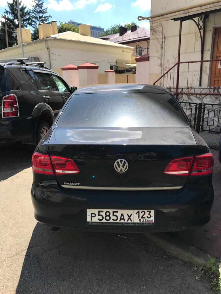 Volkswagen Passat, 2011 года выпуска, цвет черный - купить на торгах по  банкротству